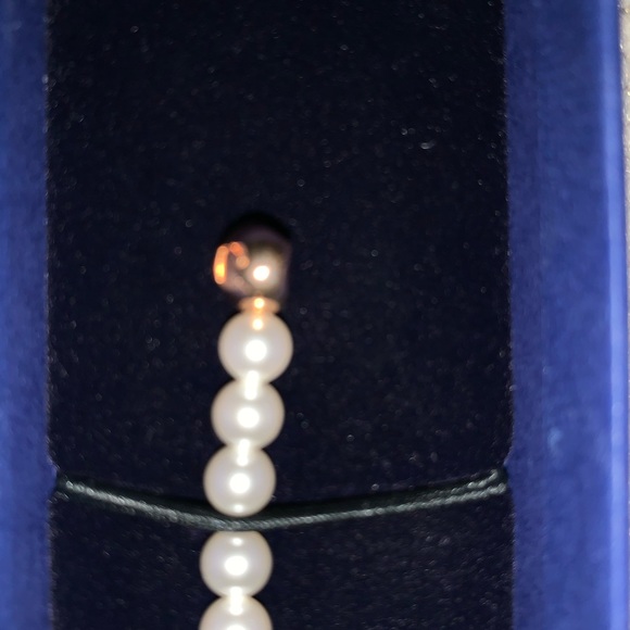 Swarovski magnetic clasp bracelet - Picture 2 of 3